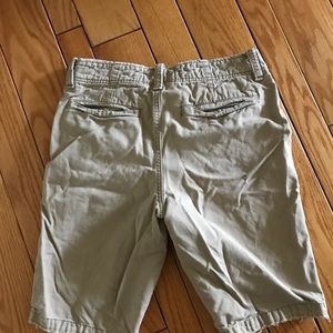Men’s Hollister size 28 kaki shorts